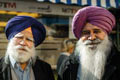 Nirmal Singh und Sukhdeep Singh, zwei indische Händler am Brunnenmarkt
