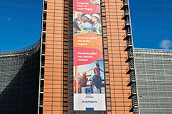 ESSR-Banner am Gebäude der EU-Kommission in Brüssel