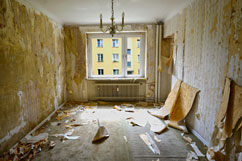 Symbolbild zu leistbarem Wohnen: desolates Zimmer