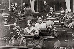 1918: die ersten Frauen im Parlament in Wien.