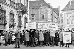 1965 kam es zu Demos gegen den Vietnamkrieg und gegen den WU-Professor Taras Borodajkewycz, der in seinen Vorlesungen Nazi-Sprche lieferte.